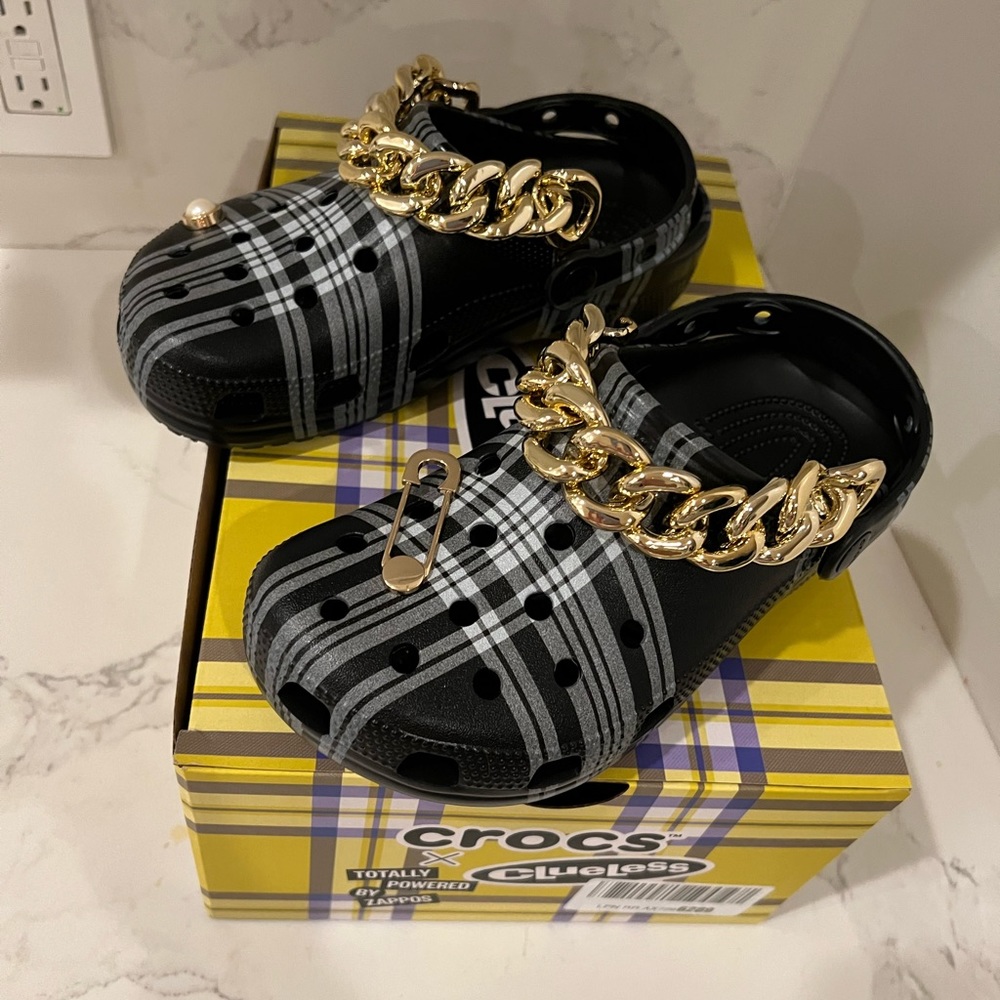 Clueless x Zappos Crocs - Dionne size 7